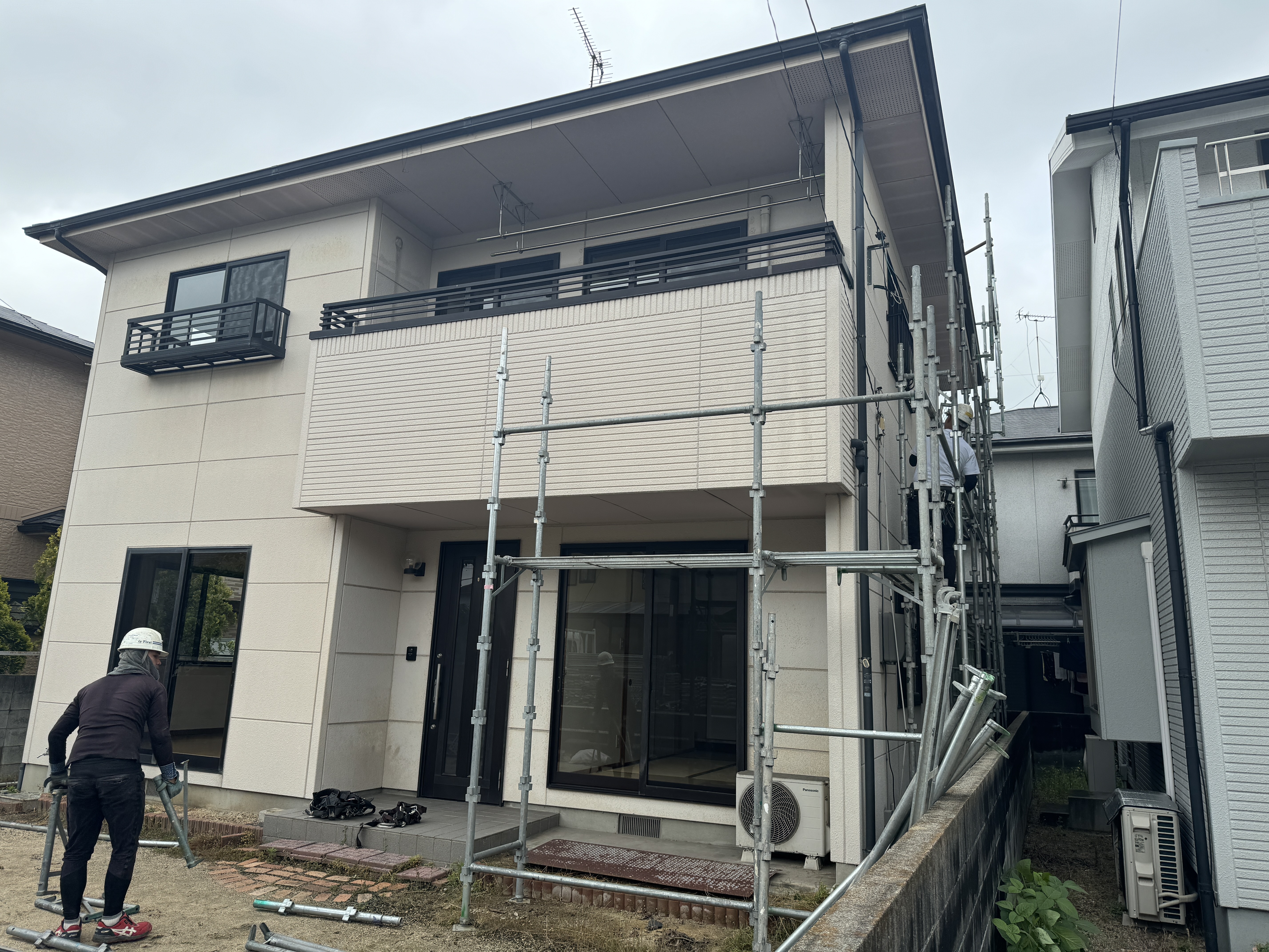 屋根外壁塗装工事着工しました！