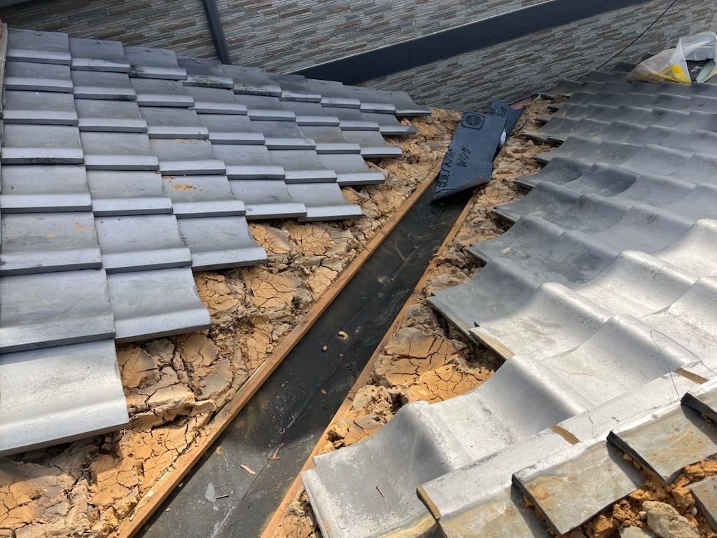 銅製谷板金入れ替え工事