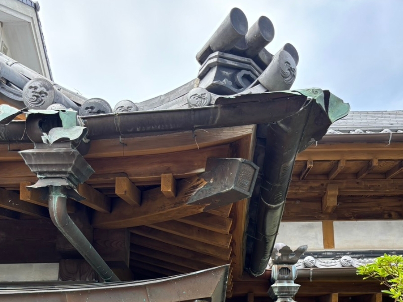 佐賀県三養基郡みやき町の一戸建ての屋根工事（取替） ／ 雨樋工事（取替）の施工前｜坂井製瓦合資会社の施工事例