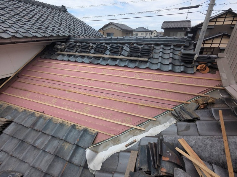 福井県福井市の一戸建ての屋根工事（取替）の施工後（2枚目）｜ミテラカワラ店の施工事例
