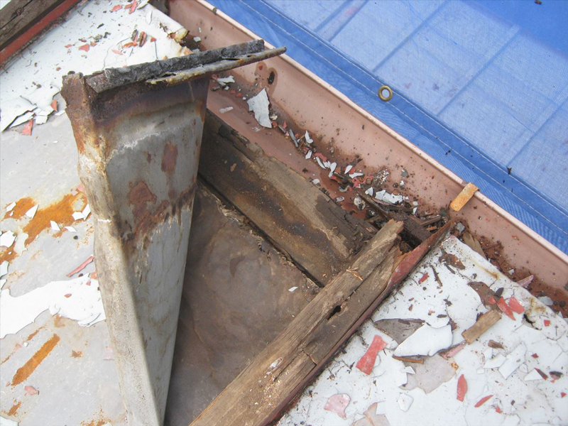 金属屋根の軒先部（金属屋根材：心木あり瓦棒葺）