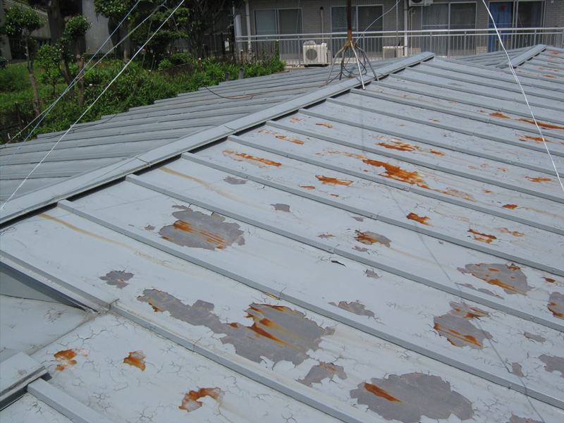 金属屋根の再塗装後の劣化/塗膜のはがれ